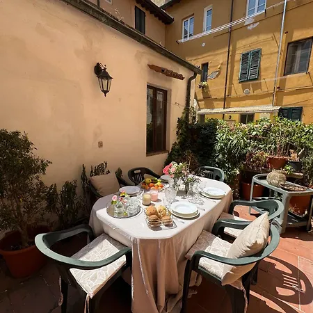 Casina Bella Di Lucca