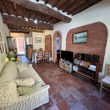 Apartment Casina Bella Di Lucca